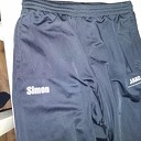 Simon: Je broek (trainingsbroek) is boven water Simon: Je broek (trainingsbroek) is boven water