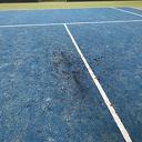 Flinke vuurwerkschade tennisbanen: veroorzakers gezocht Flinke vuurwerkschade tennisbanen: veroorzakers gezocht