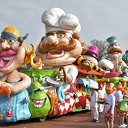 Grote Lemelerveldse Carnavalsoptocht trekt veel publiek Grote Lemelerveldse Carnavalsoptocht trekt veel publiek