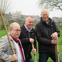 Ook Hoonhorst kreeg een notenboom Ook Hoonhorst kreeg een notenboom