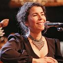 Magda Mendes ontroert en betovert