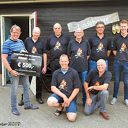 Normaal fans Dalfsen overhandigen cheque aan natuurboerderij. Normaal fans Dalfsen overhandigen cheque aan natuurboerderij.