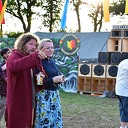 De eerste dag van het weekend ontpopt tot waanzinnig feest! De eerste dag van het weekend ontpopt tot waanzinnig feest!