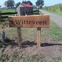 Het naambord stiet! Het naambord stiet!