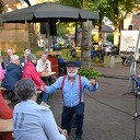 Stuwzangers met veel succes op het Kerkplein in Dalfsen Stuwzangers met veel succes op het Kerkplein in Dalfsen