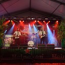 Polonaise feest en sportiviteit op het Maisfeest Polonaise feest en sportiviteit op het Maisfeest
