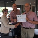 Bibliotheek blij met cheque