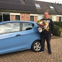 AutoMaatje chauffeur Wim Bootsveld in de bloemen gezet. AutoMaatje chauffeur Wim Bootsveld in de bloemen gezet.