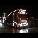 Verlichte truck rit doet Oudleusen aan.