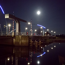 Volle maan bij de brug