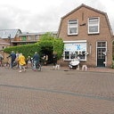 Veel volk in de Emmastraat