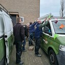 Henk Jansen met versierde (bever) bus naar het werk Henk Jansen met versierde (bever) bus naar het werk