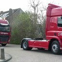 MDI Logistics chauffeurs brengen groet aan collega.