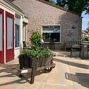 Gemeentebelangen Dalfsen schenkt bloemenwagen aan bewoners Rosengaerde Gemeentebelangen Dalfsen schenkt bloemenwagen aan bewoners Rosengaerde