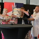 Vaatje Hollandse Nieuwe aangeboden aan GGD IJsselland