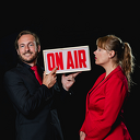 Komische voorstelling ON AIR van theatermaker Robin Kisjes naar Stoomfabriek Dalfsen