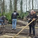 Burgemeester helpt bij Scouting tijdens NLdoet Burgemeester helpt bij Scouting tijdens NLdoet