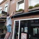 Even de bloemetjes nog verwennen Even de bloemetjes nog verwennen